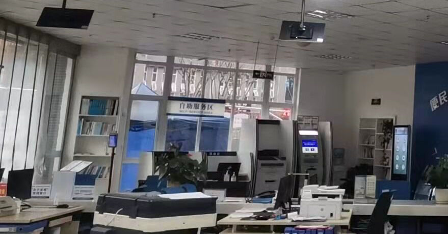 雅安市雨城區(qū)清江街辦事處排隊系統(tǒng)上線投入使用。效果圖
