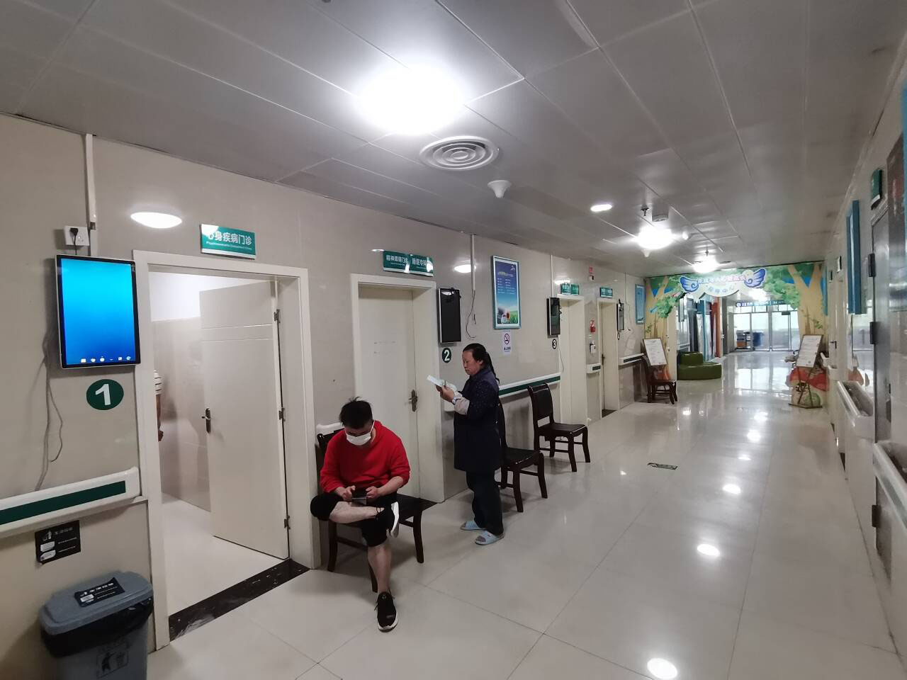 智慧醫(yī)院：如何通過排隊叫號系統(tǒng)提升服務大廳效率。效果圖